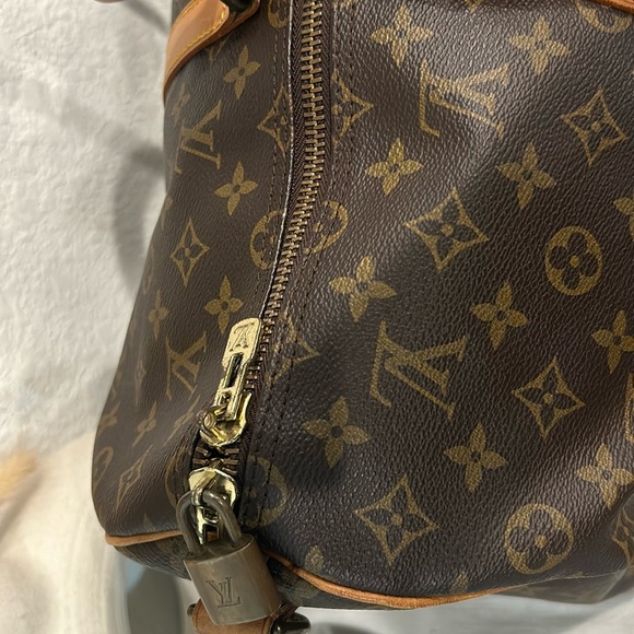Authentic Louis Vuitton Monogram Keepall 50 with strap - Picture 7 of 17